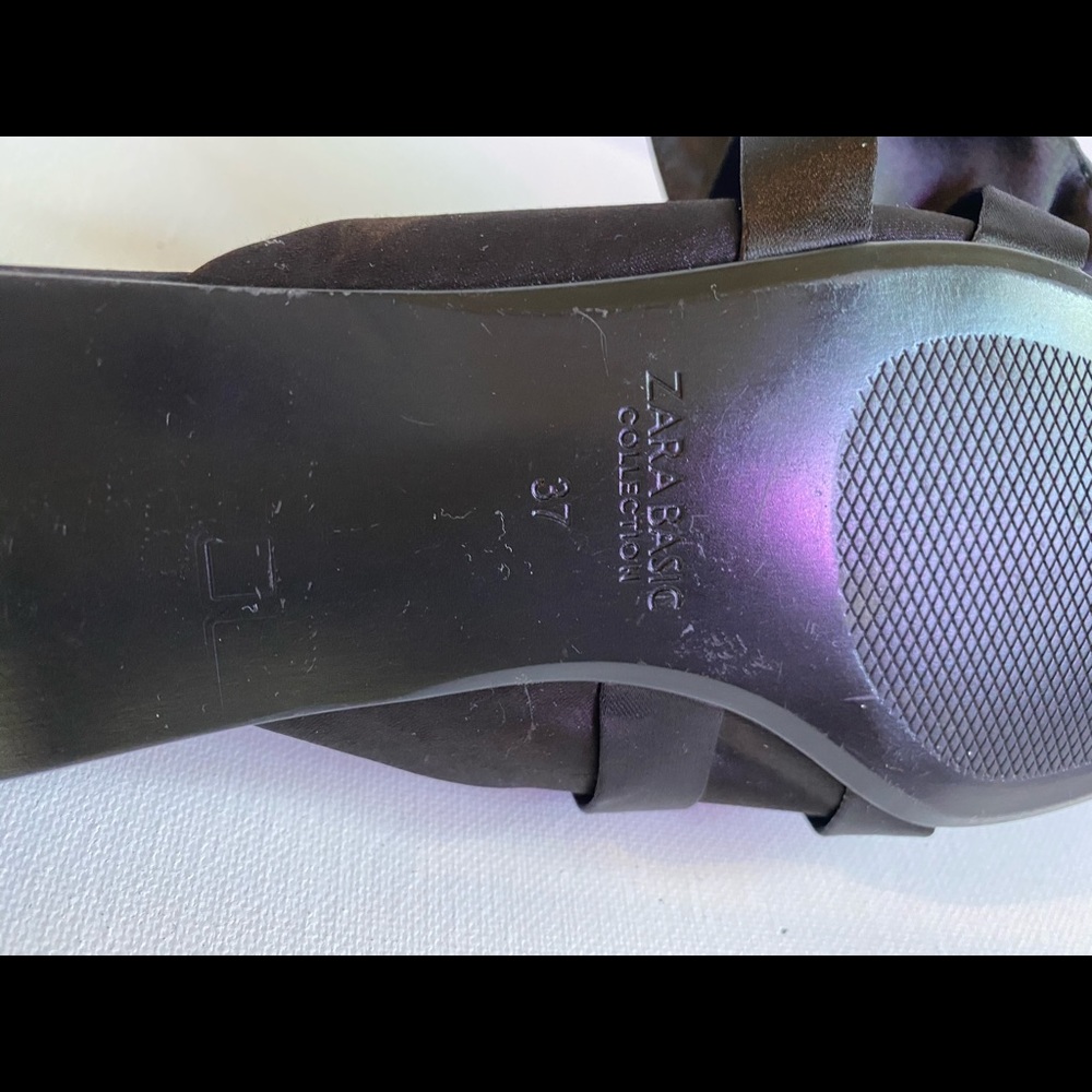 Flats - Picture 3 of 3